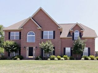 959 Glenfield Dr, Lenoir City, TN 37771