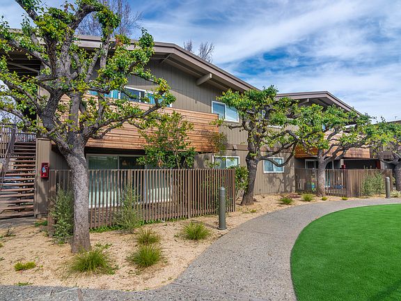 3rd image of 1270 Coronado Dr #4