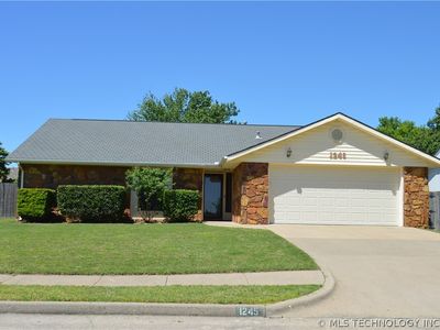 1245 SE East Dr, Bartlesville, OK, 74006