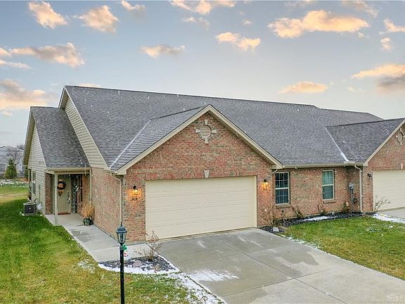 2nd image of 718 Villa Ct