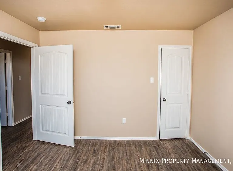 2602 N Avenue P — Photo 20