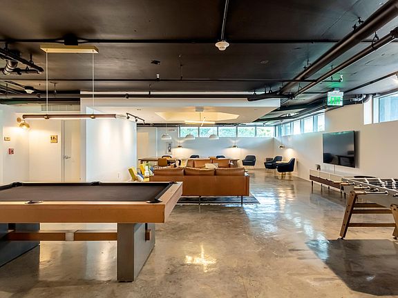 SOCIAL ROOM