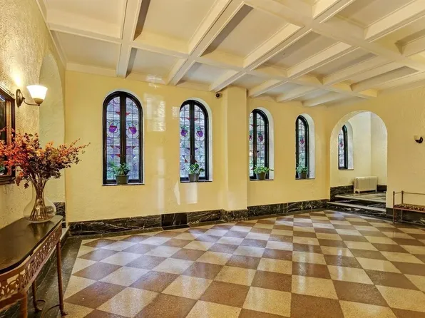 115 Cabrini Boulevard image 1 of 8