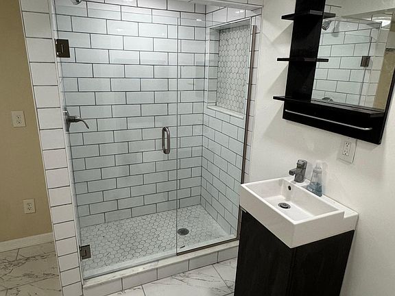 4th image of 6016 Eleanor Dr APT A