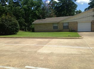 3502 Boettcher Dr, Huntsville, TX 77340