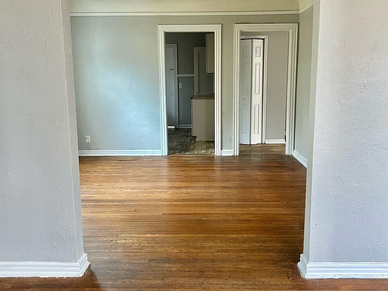 1215 Willow Branch Ave — Photo 10