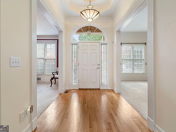 4th image of 640 Garden Wilde Pl