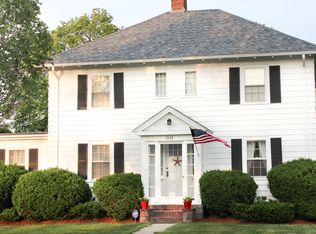 1322 Quincy Shore Dr, Quincy, MA 02169