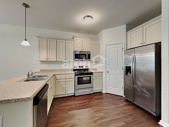 3rd image of 108 Citrine Ct