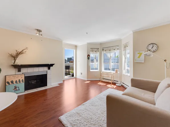 15268 105th Ave #418, Surrey, BC V3R 0W8