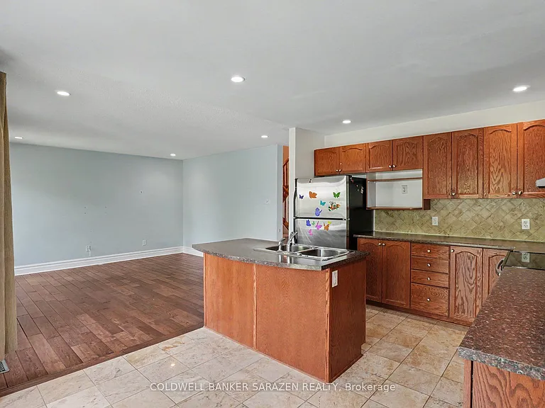 1114 Halton Ter — Photo 4