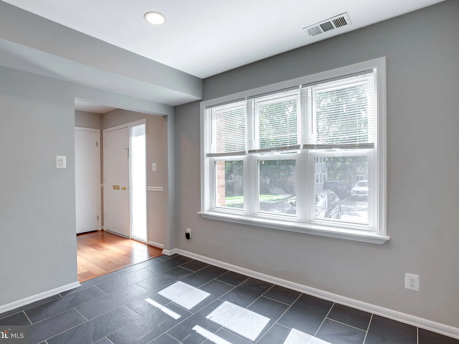 3 bed, 4.0 bath, 1496 sqft, $3,400 — Photo 4