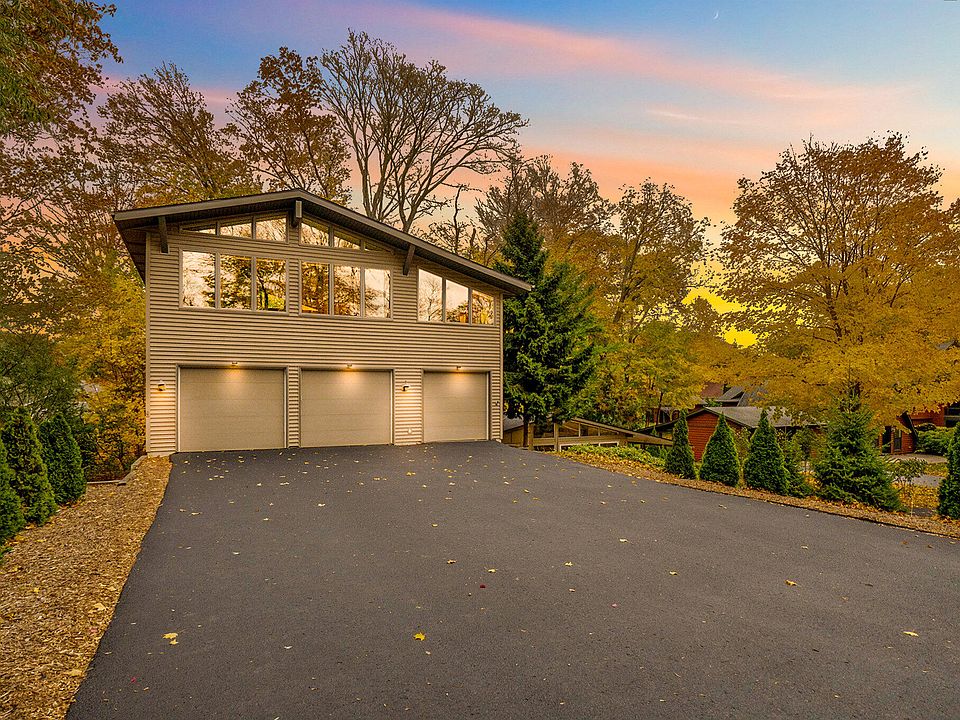 2500 Lakefront Dr, Holland, MI 49424 MLS 23141343 Zillow