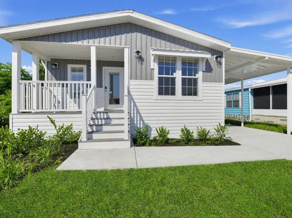 4530 9th St E #13, Bradenton, FL 34203
