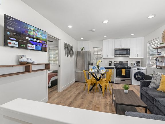 4th image of 718 Queenstown Ct
