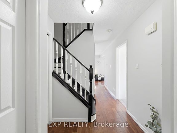 5th image of 111 Gerald Cres