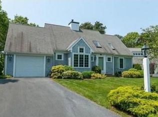 7 Coastal Ln, Hyannis, MA 02601