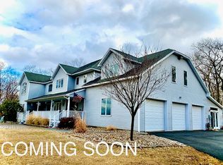 16 Tomkins Ridge Rd, Tomkins Cove, NY 10986