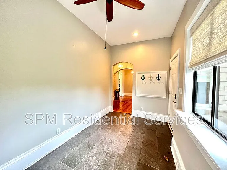 102 N 17th St — Photo 4