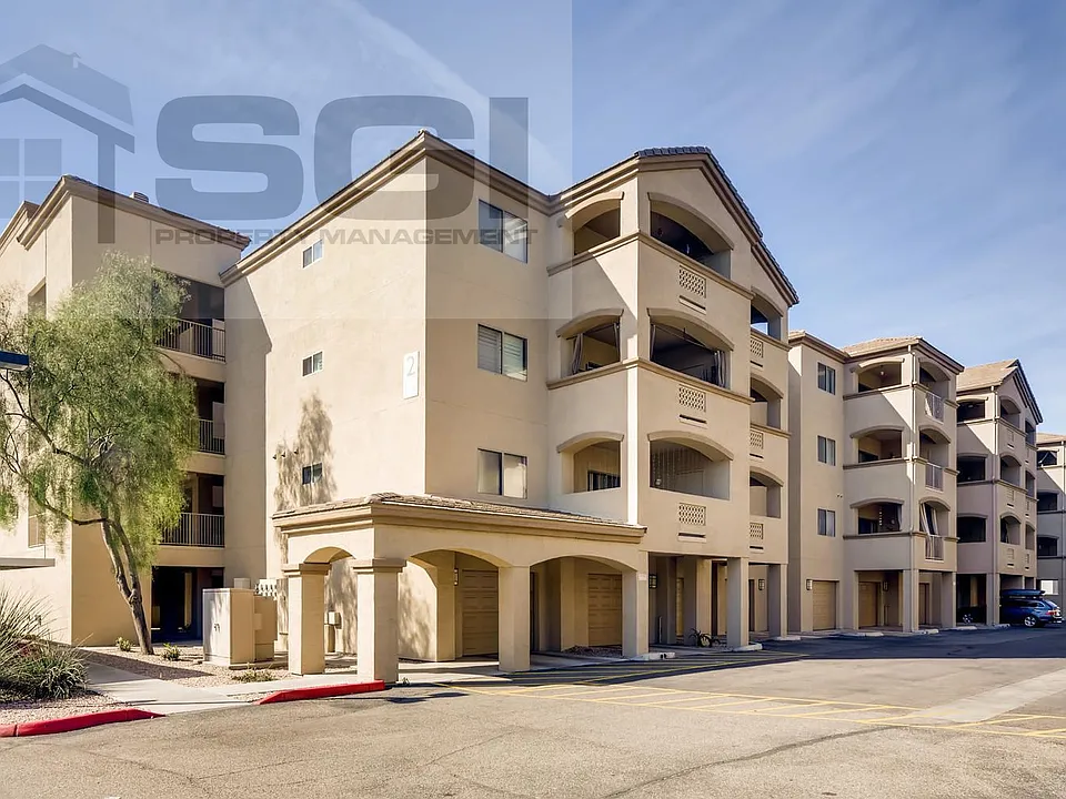 920 E Devonshire Ave #2011