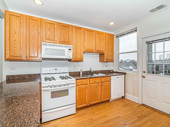 4th image of 5829 N Paulina St APT 3W