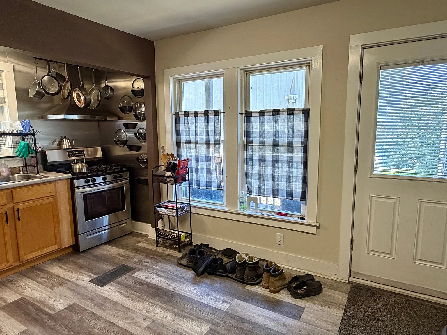 1 Bed, 1 Bath Unit in Barre City Available 10/15 - $1100/mo — Photo 2