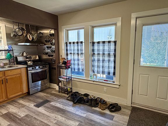 2nd image of 18 Willey St Unit 1