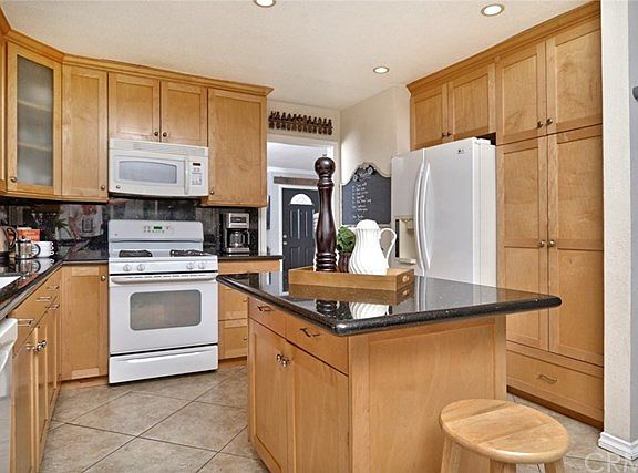 4th image of 4154 E Bainbridge Ave