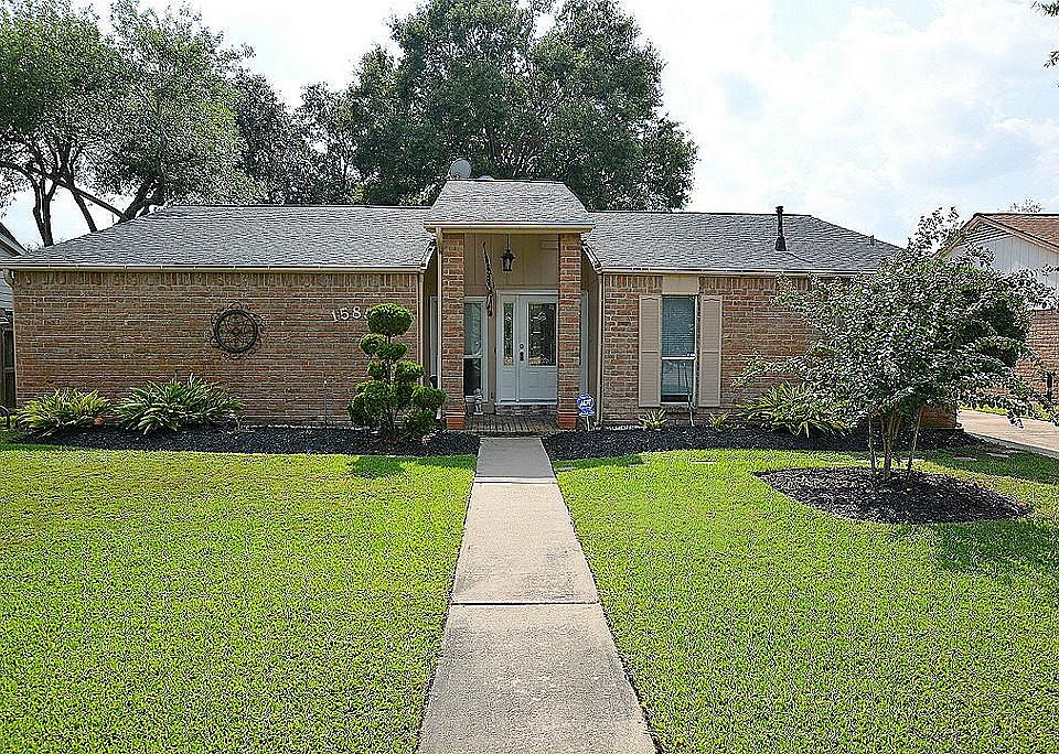 1st image of 15831 Echo Canyon Dr
