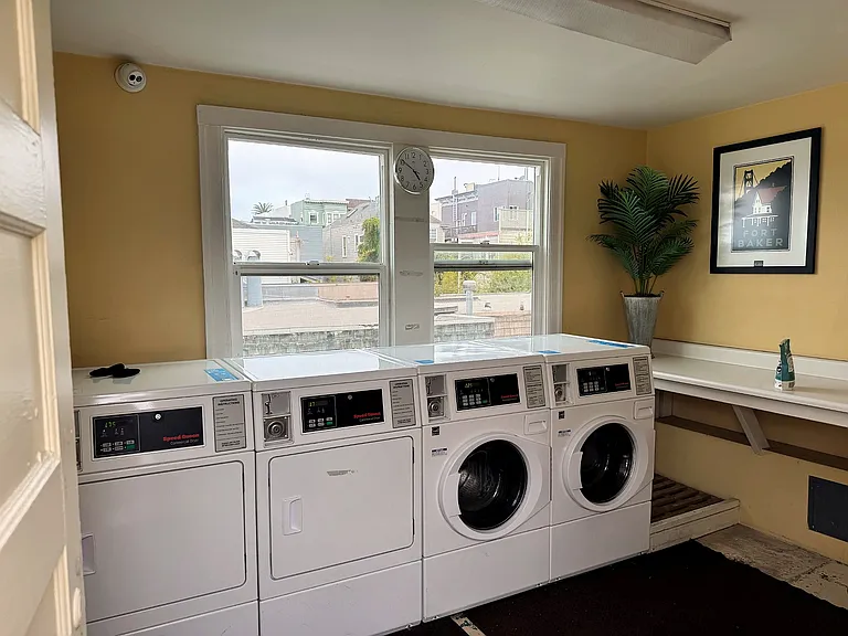 1801 Turk St #18 — Photo 9