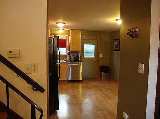 4th image of 7 Harriette St S