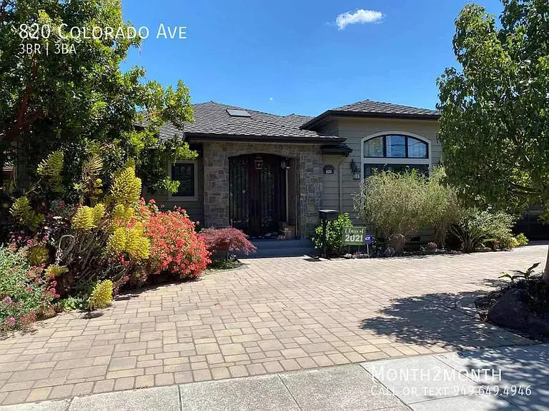 820 Colorado Ave — Photo 2