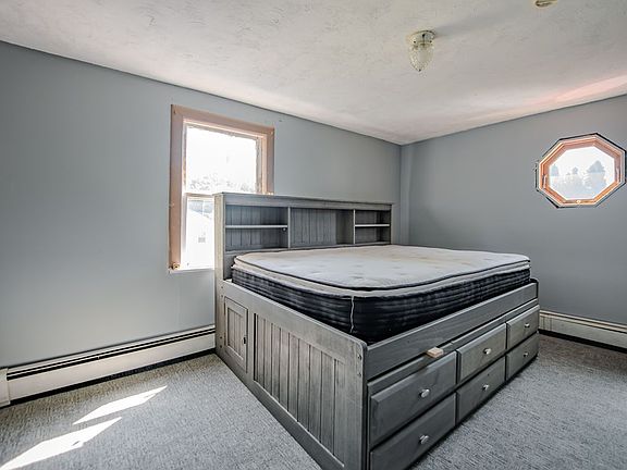 4th image of 145 Gulick St