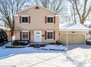 9226 Hix Rd, Livonia, MI 48150