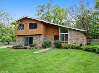 210 N Alleghany Rd, Grayslake, IL 60030