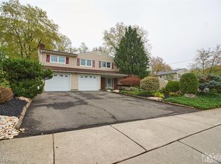 20 Annette Dr, Edison, NJ 08820
