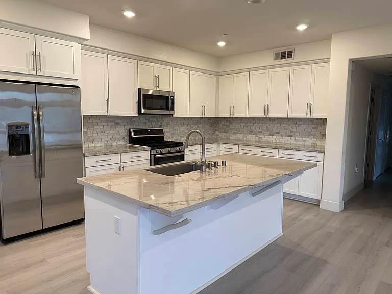 430 Montague Expy #31 — Photo 1