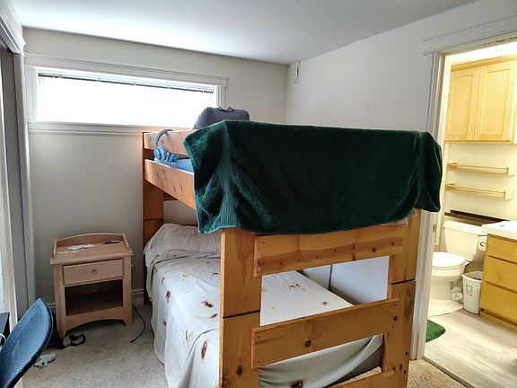 5th image of 10747 Greenwood Ave N APT C