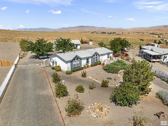 4th image of 4695 Skyline Dr