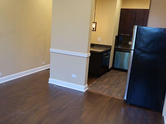 4th image of 1353 N Ashland Ave #1