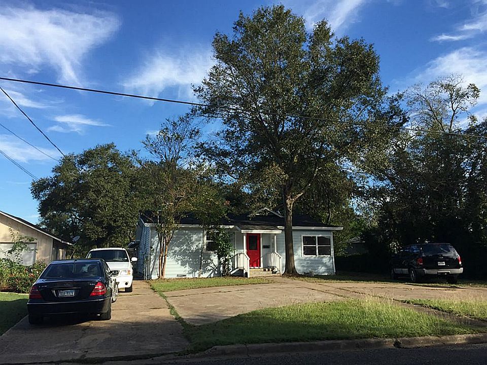1st image of 609 2nd St