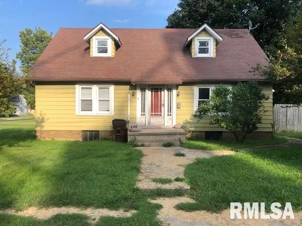 230 N Bissell St, Virden, IL 62690