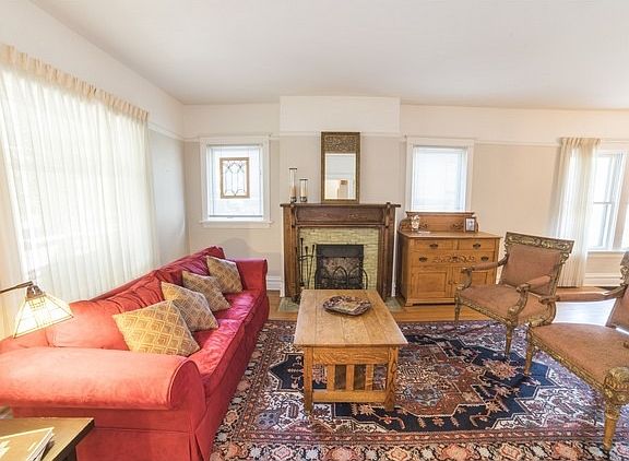 3rd image of 623 N Kenilworth Ave