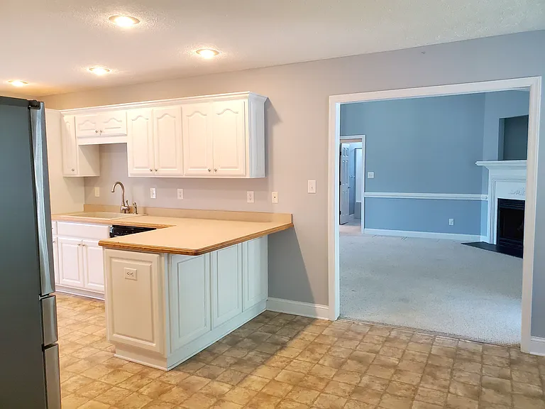 104 Adell Ln — Photo 9