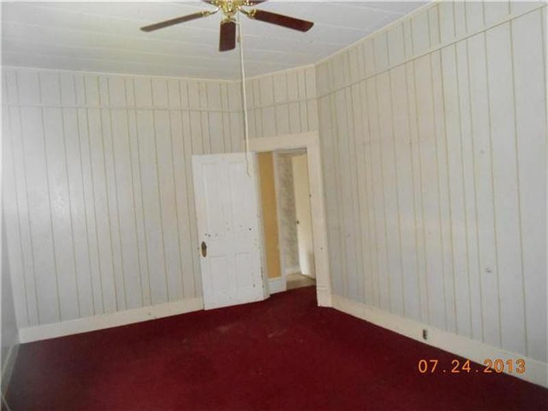 2nd image of 601 W Oconee St