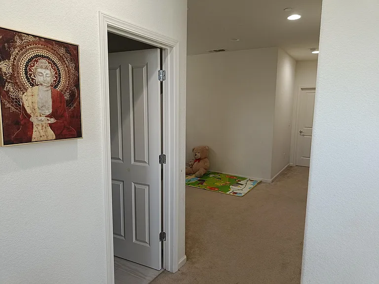 1064 S Fowler Ln — Photo 17