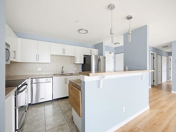 4th image of 1519 Grant Ave #Penthouse 4