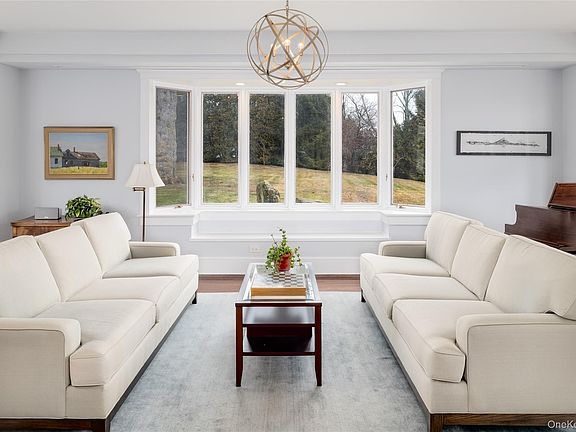 4th image of 239 Sunnyridge Road