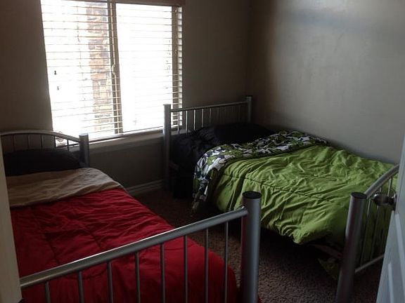 4th image of 436 Alpine Dr