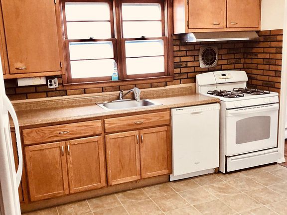 5th image of 493 Amherst Ave Floor 2